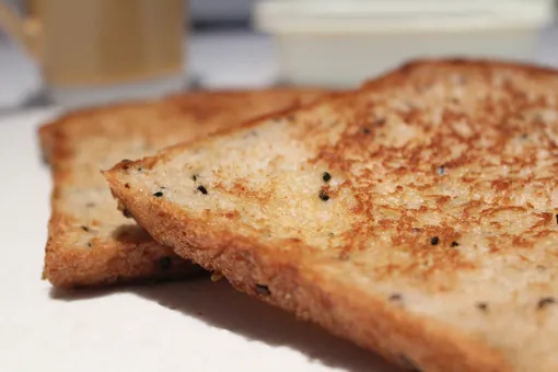 Хрустящая корочка: почему горячие тосты кажутся нам вкуснее, чем обычный мягкий хлеб? Хрустящая корочка: почему горячие тосты кажутся нам вкуснее, чем обычный мягкий хлеб?