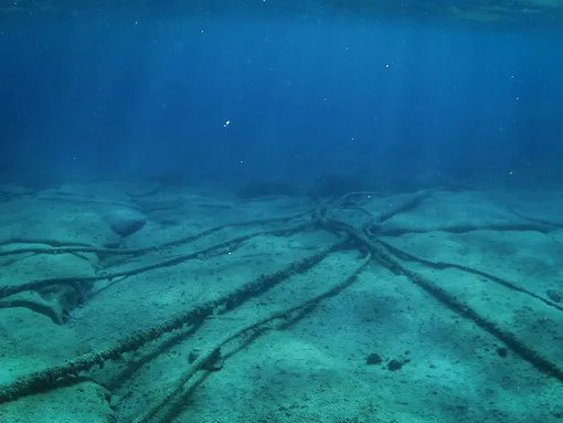 подводные кабели на дне океана подводные кабели на дне океана