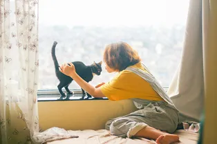 Кошки делают людей счастливее? Ученые нашли гормональную связь между питомцами и хозяевами Кошки делают людей счастливее? Ученые нашли гормональную связь между питомцами и хозяевами