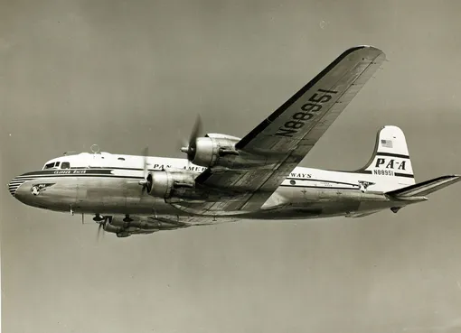Самолет Douglas DC-4 авиакомпании Pan American