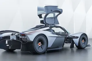 Valkyrie от Aston Martin: футуристический гиперкар для городских дорог Valkyrie от Aston Martin: футуристический гиперкар для городских дорог