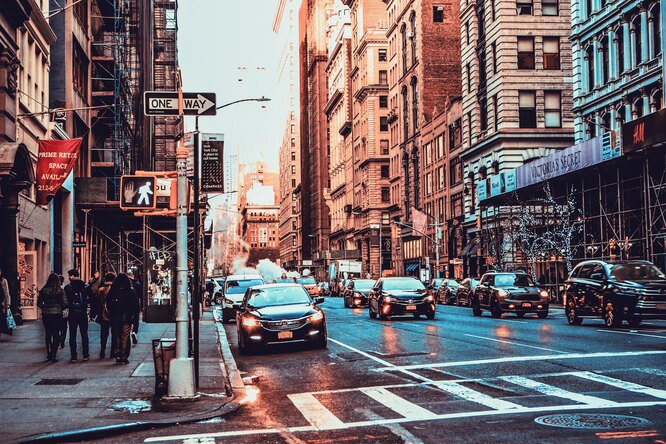 98% водителей не знают этого правила и постоянно нарушают на перекрестках: запомните его навсегда!