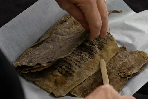 В Норвегии нашли древнейшую книгу — песенник XIII века В Норвегии нашли древнейшую книгу — песенник XIII века