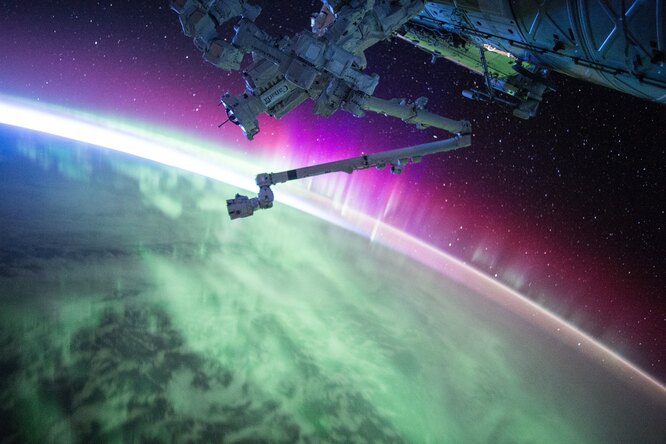 NASA и Boeing помогут «Роскосмосу» разобраться с трещинами на МКС NASA и Boeing помогут «Роскосмосу» разобраться с трещинами на МКС
