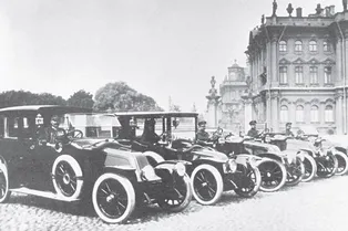 АЗС для царя: где заправляли машины из гаража Николая Второго АЗС для царя: где заправляли машины из гаража Николая Второго