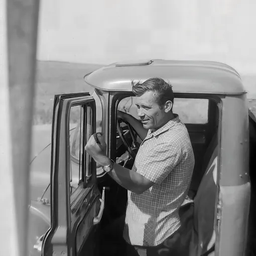 водитель зил черно-белое фото