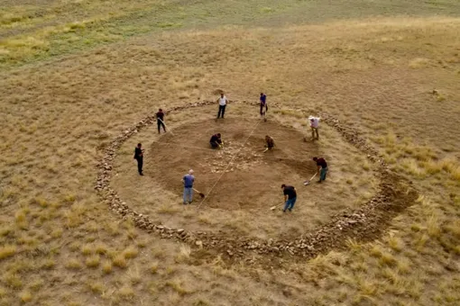 В Азербайджане нашли 3600-летнее захоронение воина с редкой каменной булавой В Азербайджане нашли 3600-летнее захоронение воина с редкой каменной булавой