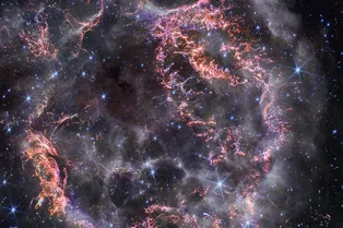 Телескоп Chandra показал, что творится внутри звезды перед ее гибельным взрывом