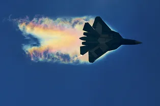Истребитель Су-57 встал на конвейер Истребитель Су-57 встал на конвейер