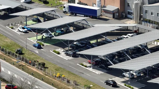 солнечные крыши над автопарковкой в лос-анджелесе