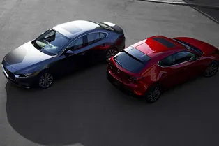 Mazda презентовала новую «трёшку»: седан и хэтчбек Mazda презентовала новую «трёшку»: седан и хэтчбек