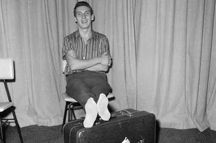 Ценный груз: необычная история парня, который отправил себя по почте в деревянном ящике Ценный груз: необычная история парня, который отправил себя по почте в деревянном ящике