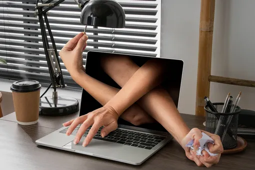 Как платформы манипулируют нами: жизнь в плену интерфейсов и «темных паттернов» Как платформы манипулируют нами: жизнь в плену интерфейсов и «темных паттернов»