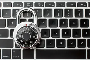 Данные на замке: молодой ученый разработал инструмент для защиты криптографических ключей от атак