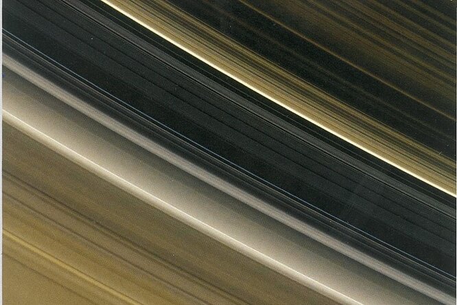 Спутники и кольца Сатурна. Реки Марса. Главные научные новости недели