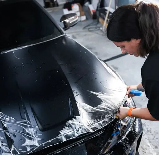 обтяжка машины бронепленкой обтяжка машины бронепленкой