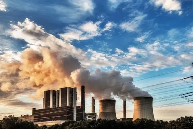 Электромобили и мягкая погода остановили рост выбросов парниковых газов в 2025 году. Почти...