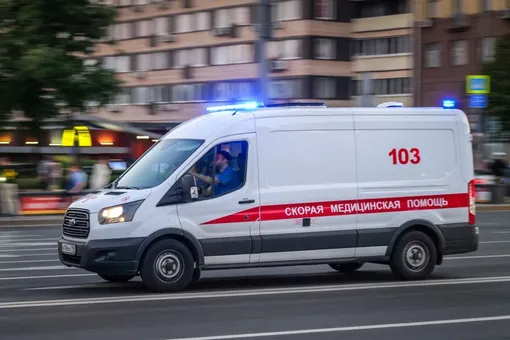 скорая помощь автомобиль с мигалкой скорая помощь автомобиль с мигалкой