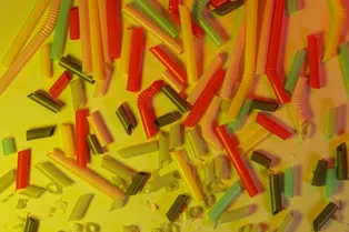 Как микропластик ускоряет атеросклероз и почему особенно опасен для мужчин Как микропластик ускоряет атеросклероз и почему особенно опасен для мужчин