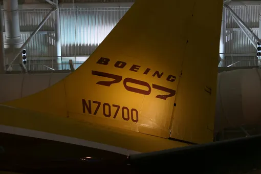 Хвост самолета Boeing 707 Хвост самолета Boeing 707
