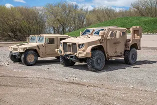 У военных США новый автомобиль. Чем он лучше старичка «Хамви»? У военных США новый автомобиль. Чем он лучше старичка «Хамви»?