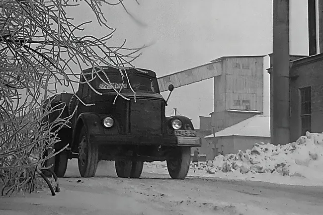 Что делали советские водители зимой, если стекла замерзают, а печки нет