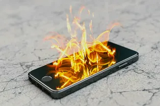 Греется телефон? Вот как избежать его взрыва Греется телефон? Вот как избежать его взрыва