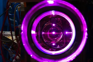 В лазерном реакторе сделали топливные гранулы для термоядерного синтеза В лазерном реакторе сделали топливные гранулы для термоядерного синтеза