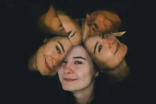 Хотите знать, действительно ли вас слушают? Следите за морганием!