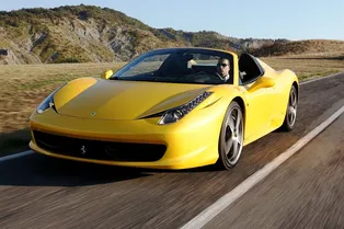 Парковщик отеля отдал Ferrari другому человеку