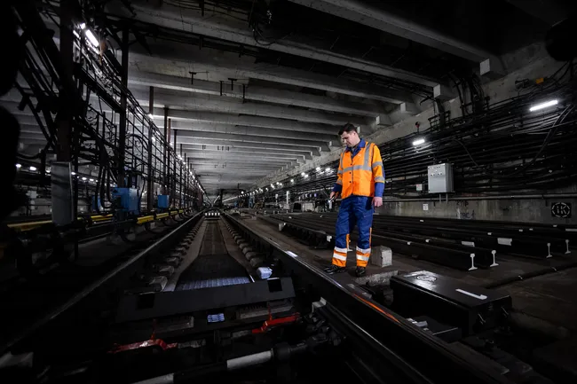 Пока все спят: что происходит ночью в тоннелях московского метро