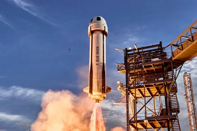 Джефф Безос отправил в космос первого космонавта на инвалидной коляске