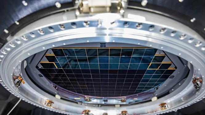 Пирсинг пен татуировкасы бар киска