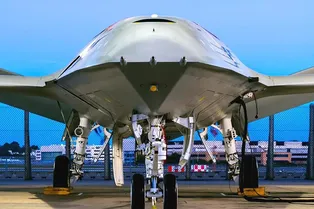 Boeing испытывает беспилотный заправщик Т-1 Boeing испытывает беспилотный заправщик Т-1