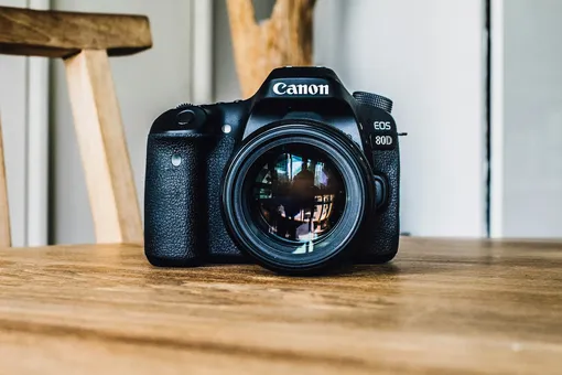Canon планирует создать свой смартфон, чтобы снимать кино Canon планирует создать свой смартфон, чтобы снимать кино