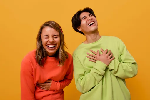 люди смеются