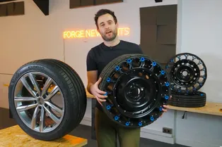 Занятное видео: как ютубер самостоятельно сделал безвоздушные шины из пластиковой трубы