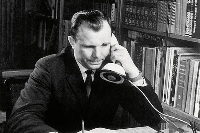 Трубка Гагарина и еще 5 необычных телефонов аналоговой эры