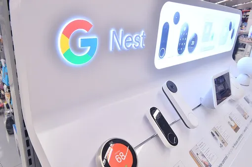 Фото умного замка Google Nest