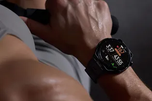 Amazfit выпустила Balance 3: умные часы для плавания, спорта и активного отдыха