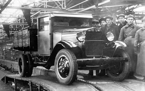 сборка первого грузовика наз-аа