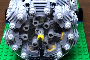 28-цилиндровый радиальный двигатель из Lego 28-цилиндровый радиальный двигатель из Lego