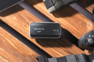 Adata выпустила Urban Tapsafe: портативный SSD с разблокировкой по NFC