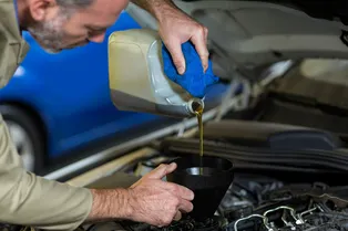 Ученые нашли способ вдвое продлить срок службы масла для АКПП