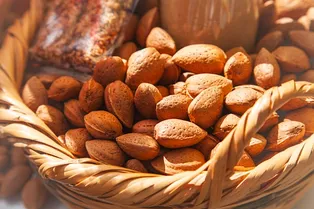 Миндаль: почему его называют суперфудом и как он может защитить мозг