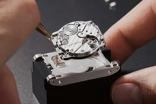 Показывают время без стрелок: 8 самых необычных механических часов от Cartier до Urwerk Показывают время без стрелок: 8 самых необычных механических часов от Cartier до Urwerk