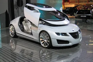 «Слишком умный!» Как исчезла странная марка Saab