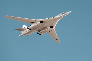 Ту-160 заправился ночью над Арктикой: видео