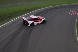 Беспилотную Toyota Supra научили «валить боком». У нее получилось даже лучше, чем у людей Беспилотную Toyota Supra научили «валить боком». У нее получилось даже лучше, чем у людей
