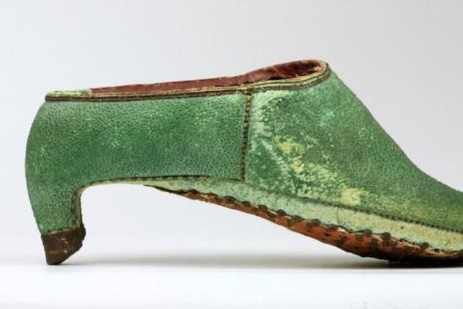 Исторически обувь с каблуками не была только женской! Интересные факты для мужчин